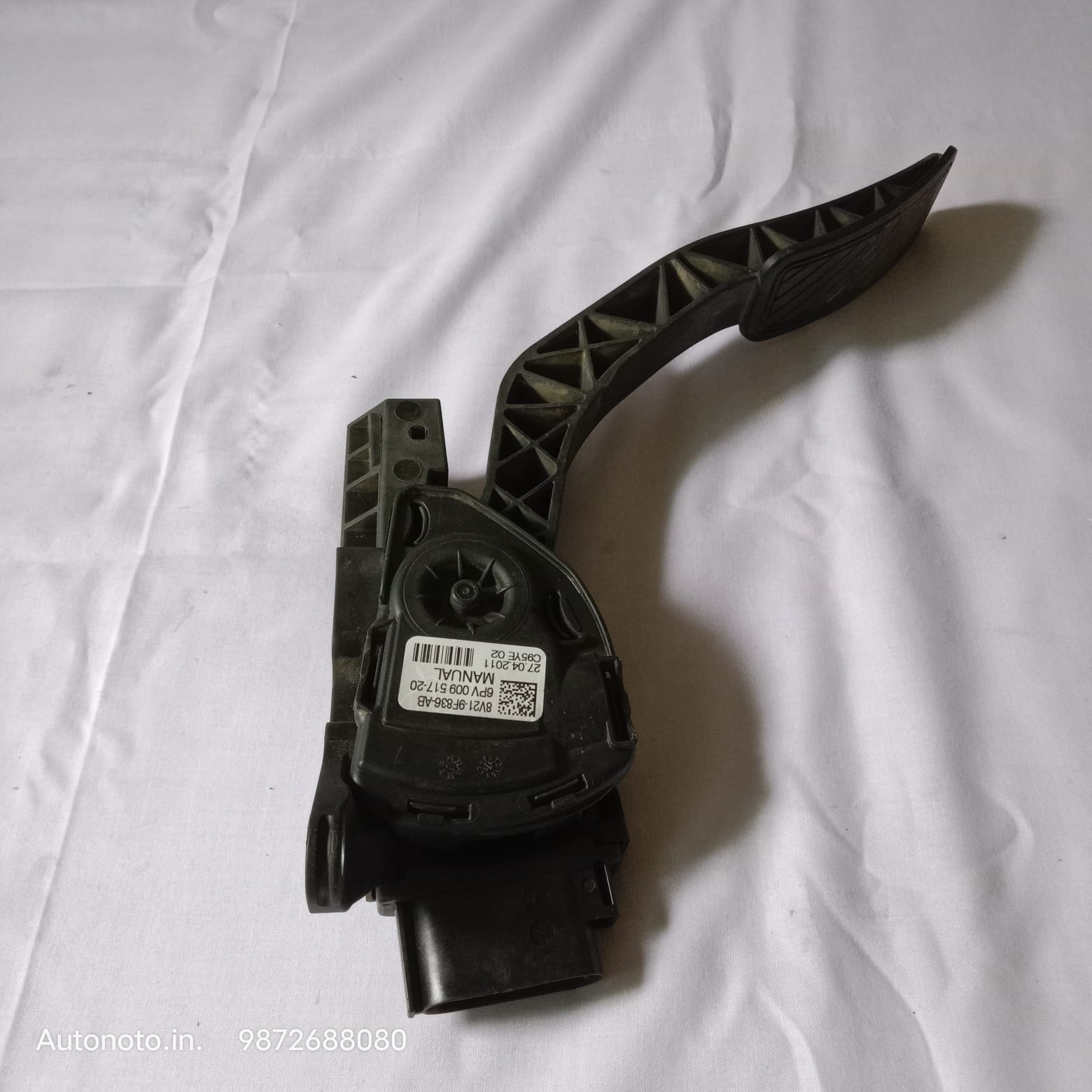 8V21-9F836-AB 11 FORD FIESTA ACCELERATOR PEDAL - Image 2