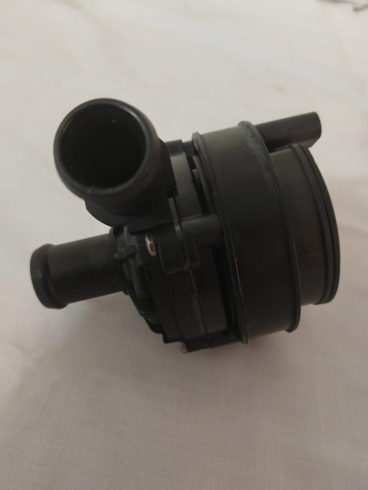 0 392 023 482 Electric Water Pump - Image 2