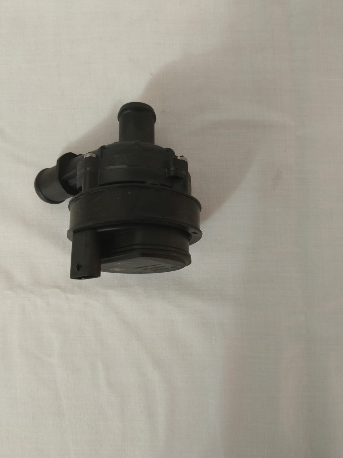 0 392 023 482 Electric Water Pump - Image 6